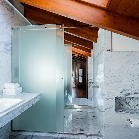 Villa Relax With Infinity Pool On Lake Como By Rentallcomo Moltrasio